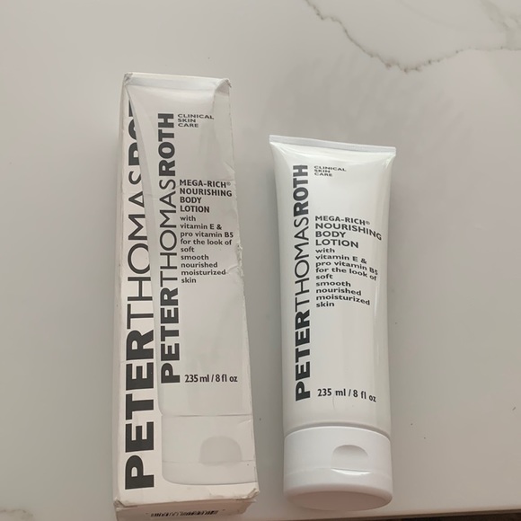 ๐ Peter Thomas Roth Mega-Rich Nourishing Body Lotion - Picture 1 of 2